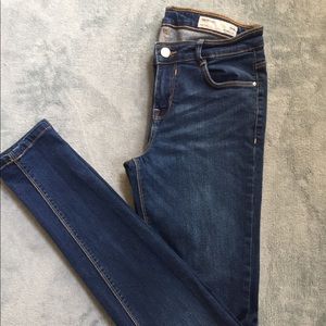 Zara trafaluc dark washed skinnies